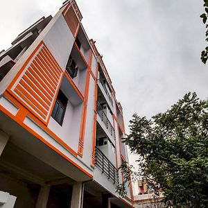 Super Hotel O Rajbanshi Nagar